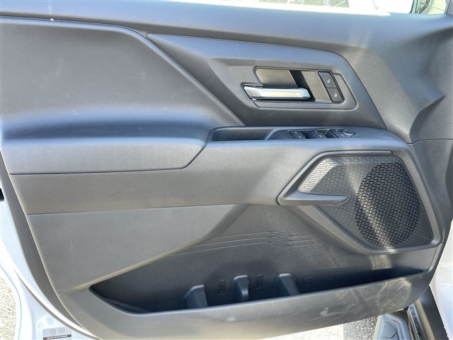 Vehicle image 19 of 27
