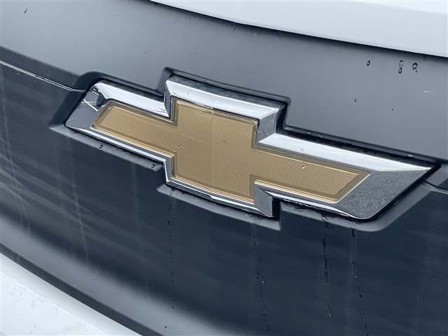 Vehicle image 24 of 27