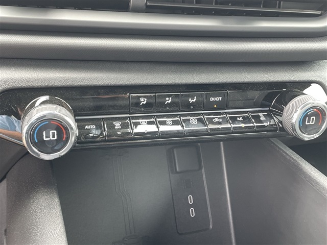 Vehicle image 16 of 27