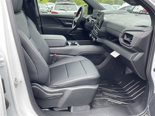 Vehicle image 21 of 27