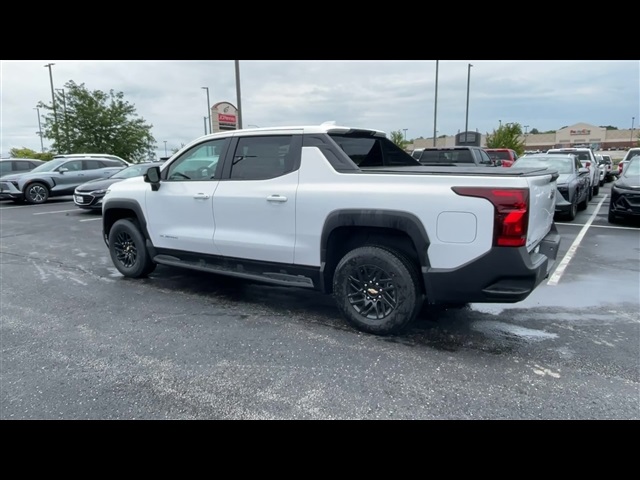 Vehicle image 8 of 27