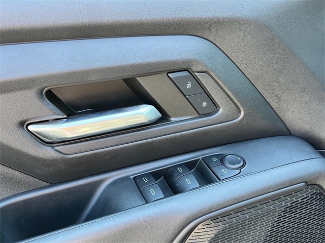 Vehicle image 11 of 22