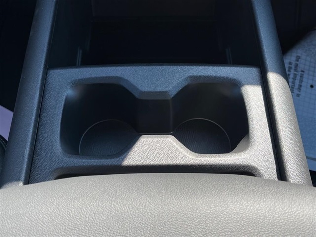 Vehicle image 18 of 22
