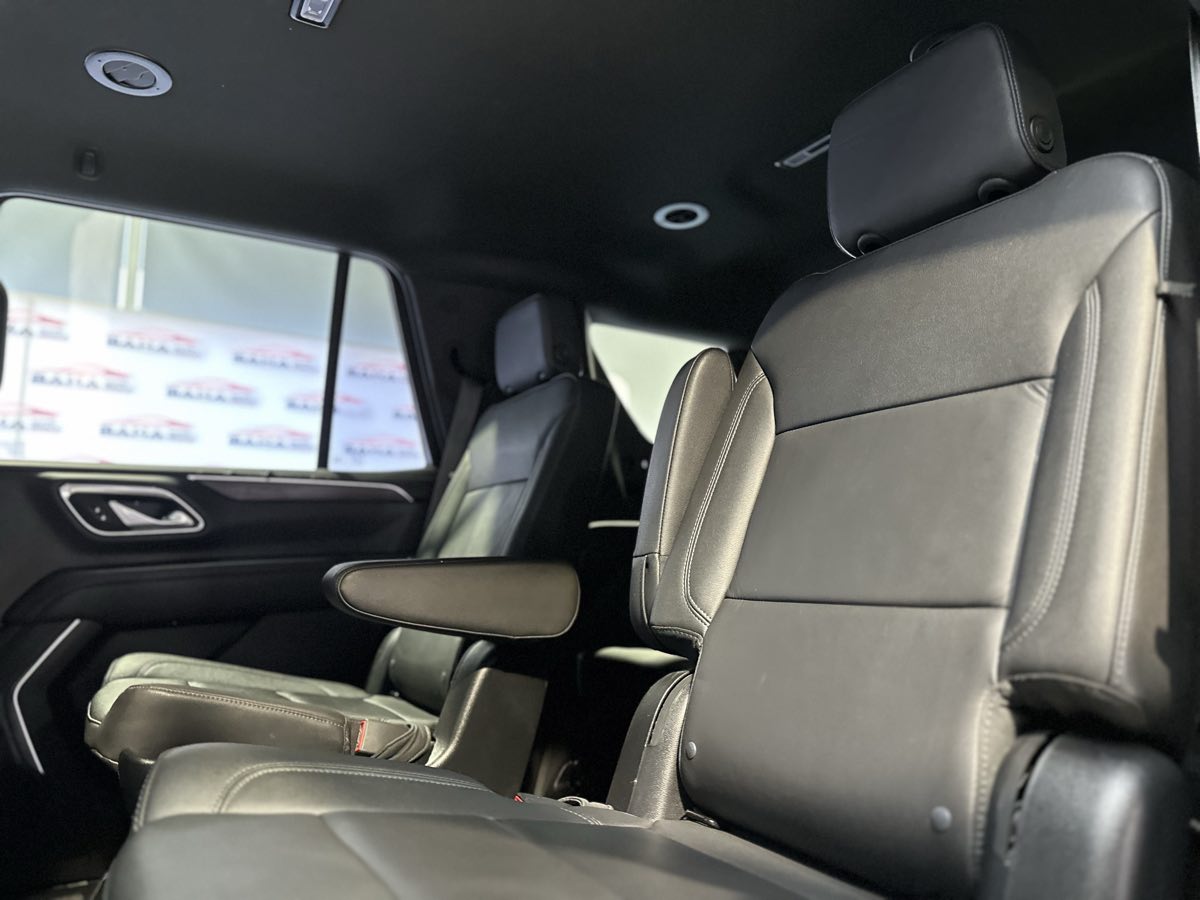 Vehicle image 19 of 38