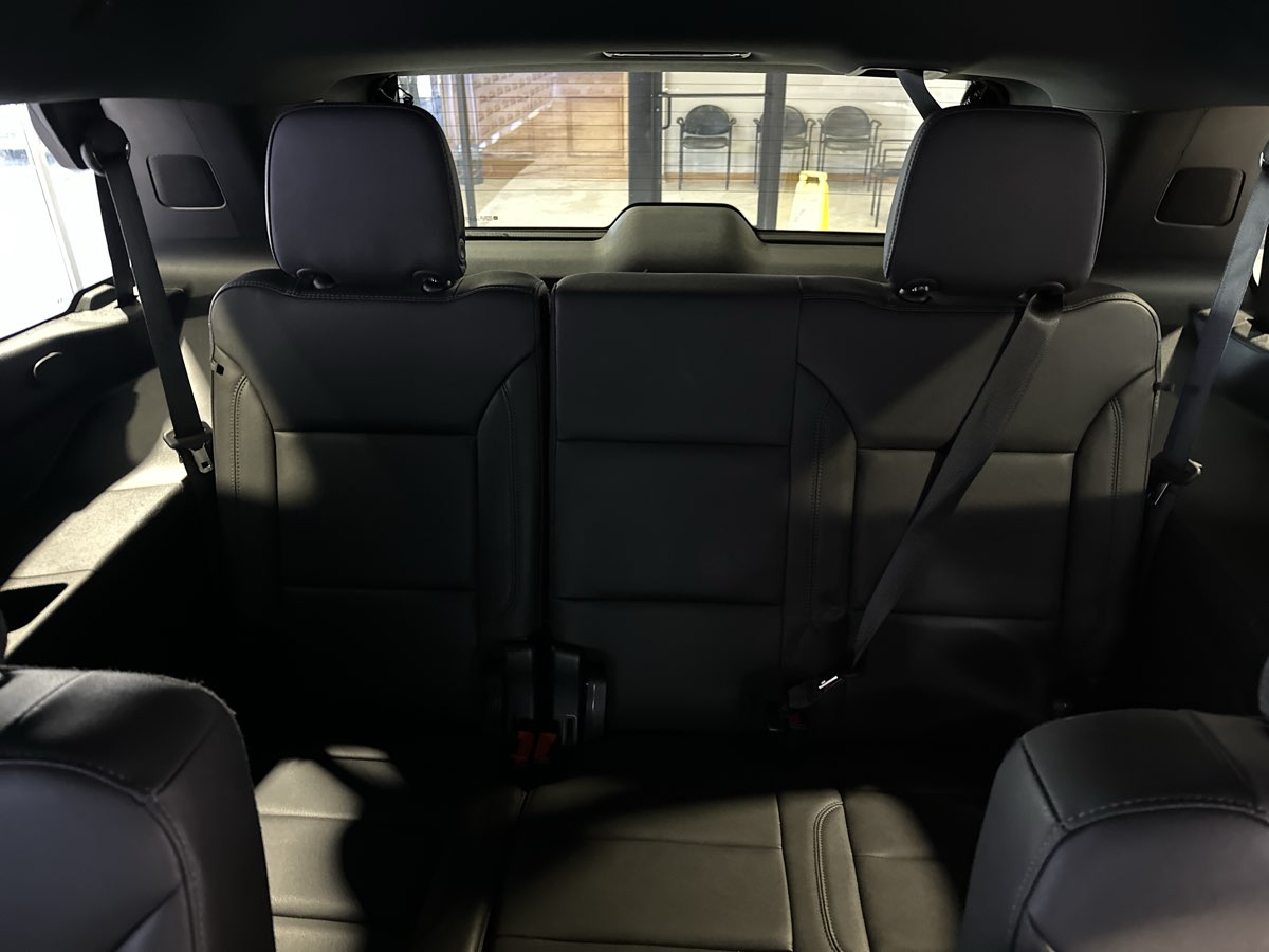 Vehicle image 21 of 38