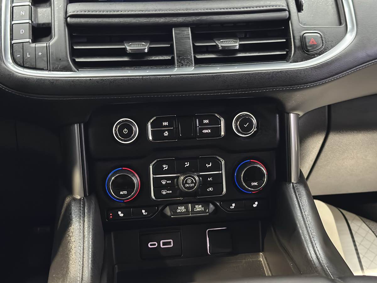 Vehicle image 28 of 38