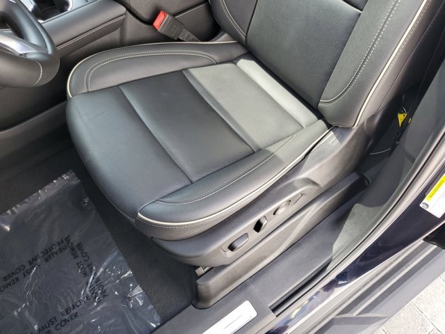 Vehicle image 12 of 32