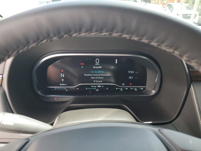 Vehicle image 20 of 32