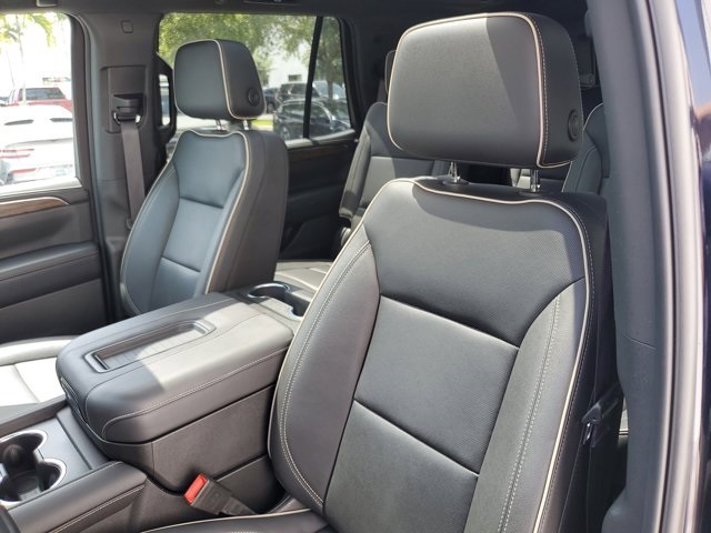 Vehicle image 9 of 32