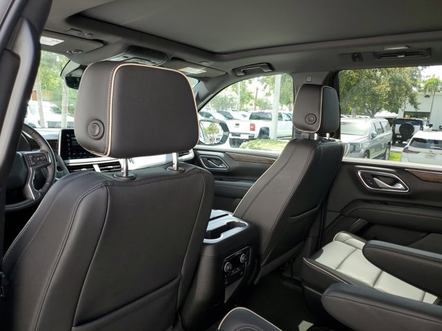 Vehicle image 28 of 32