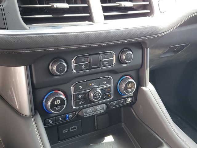Vehicle image 31 of 32