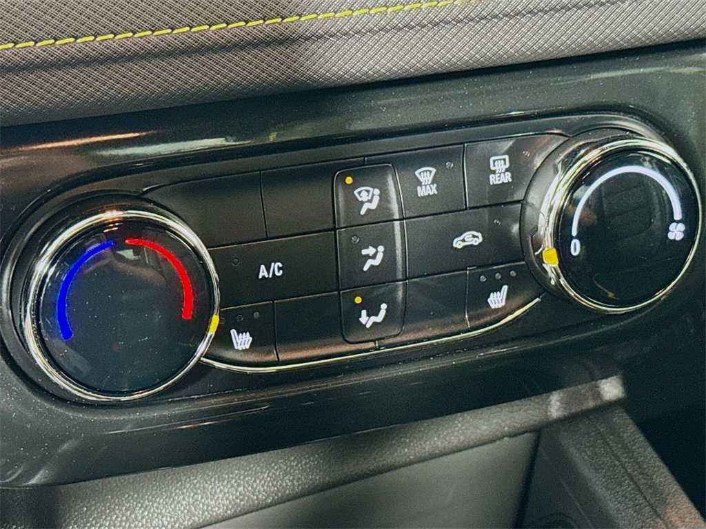 Vehicle image 19 of 30