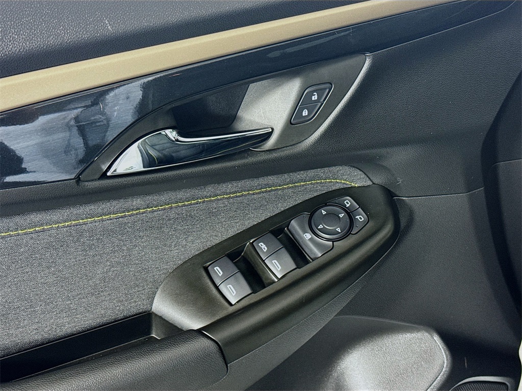 Vehicle image 17 of 30