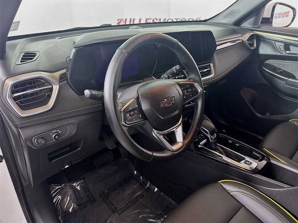 Vehicle image 9 of 30