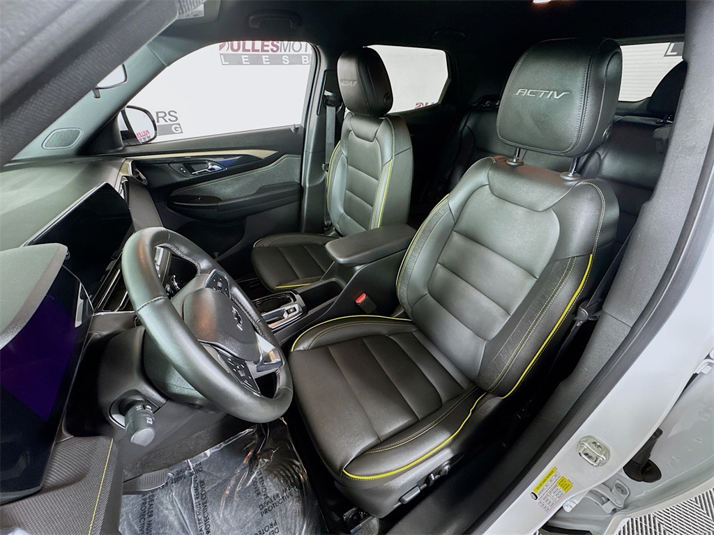 Vehicle image 20 of 30
