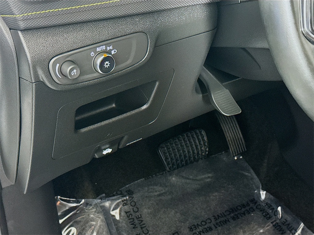 Vehicle image 10 of 30