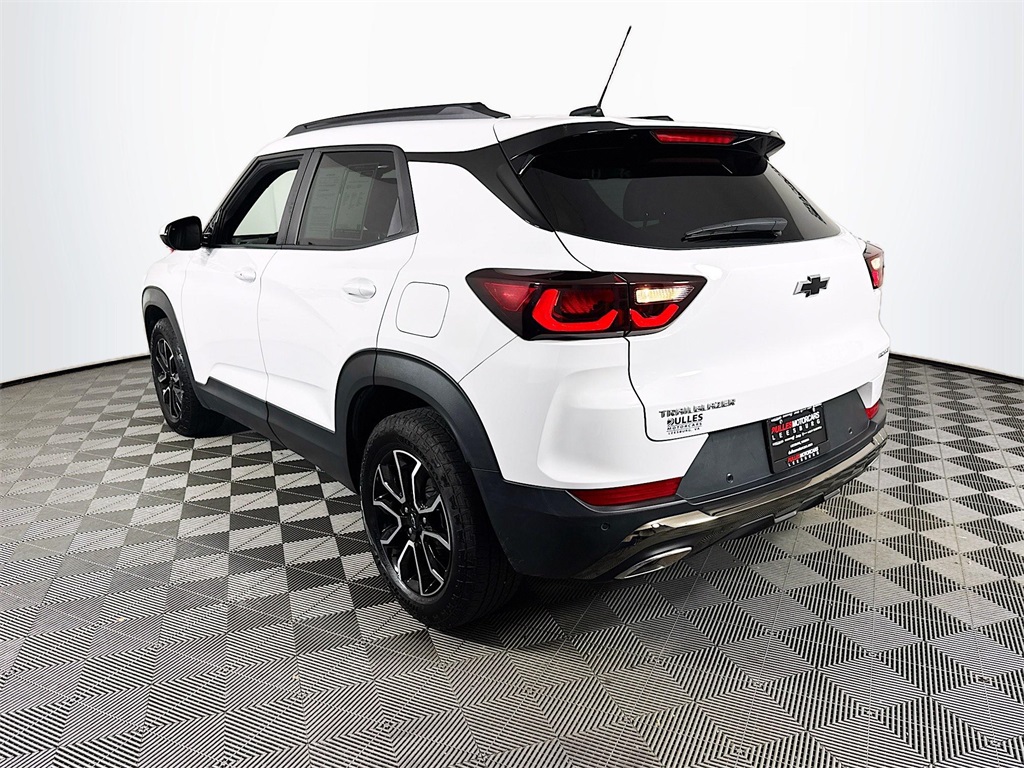 Vehicle image 7 of 30