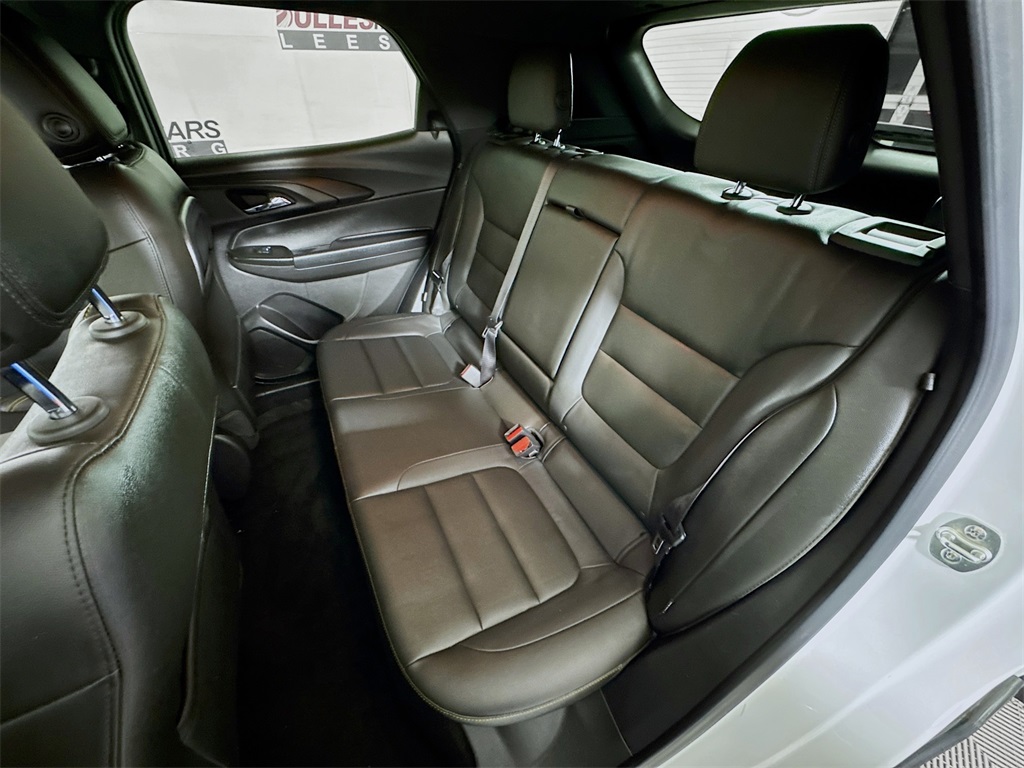Vehicle image 23 of 30