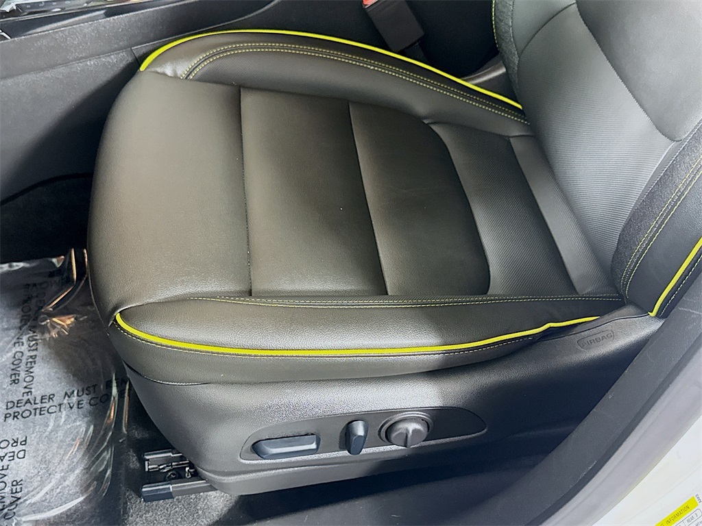 Vehicle image 18 of 30
