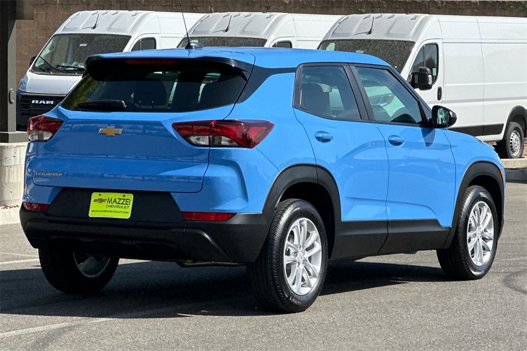 Vehicle image 5 of 34
