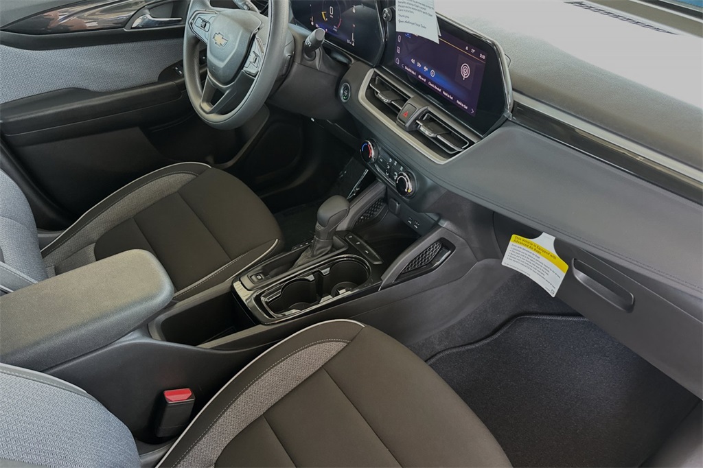Vehicle image 16 of 34