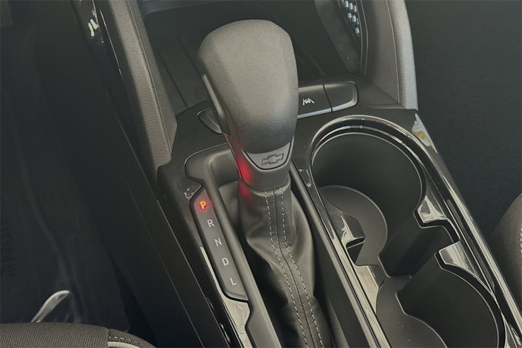 Vehicle image 21 of 34