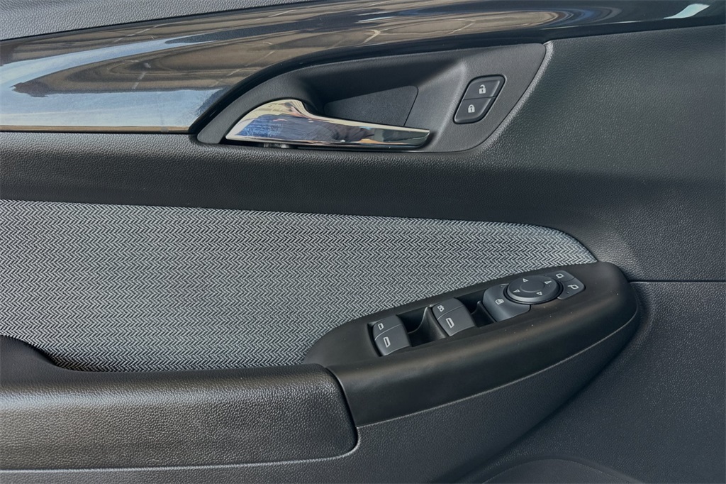 Vehicle image 11 of 34