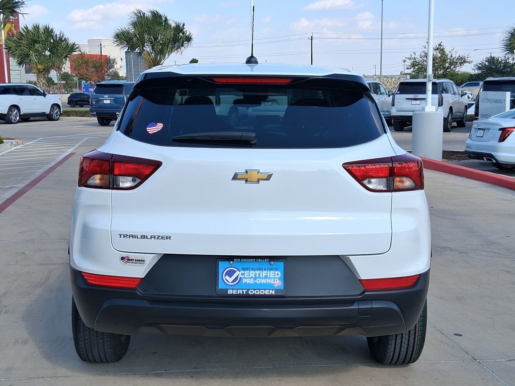 2024 Chevrolet Trailblazer LS Image 3 of 27
