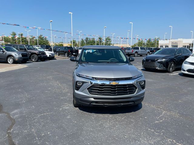 2024 Chevrolet Trailblazer LS Image 3 of 28