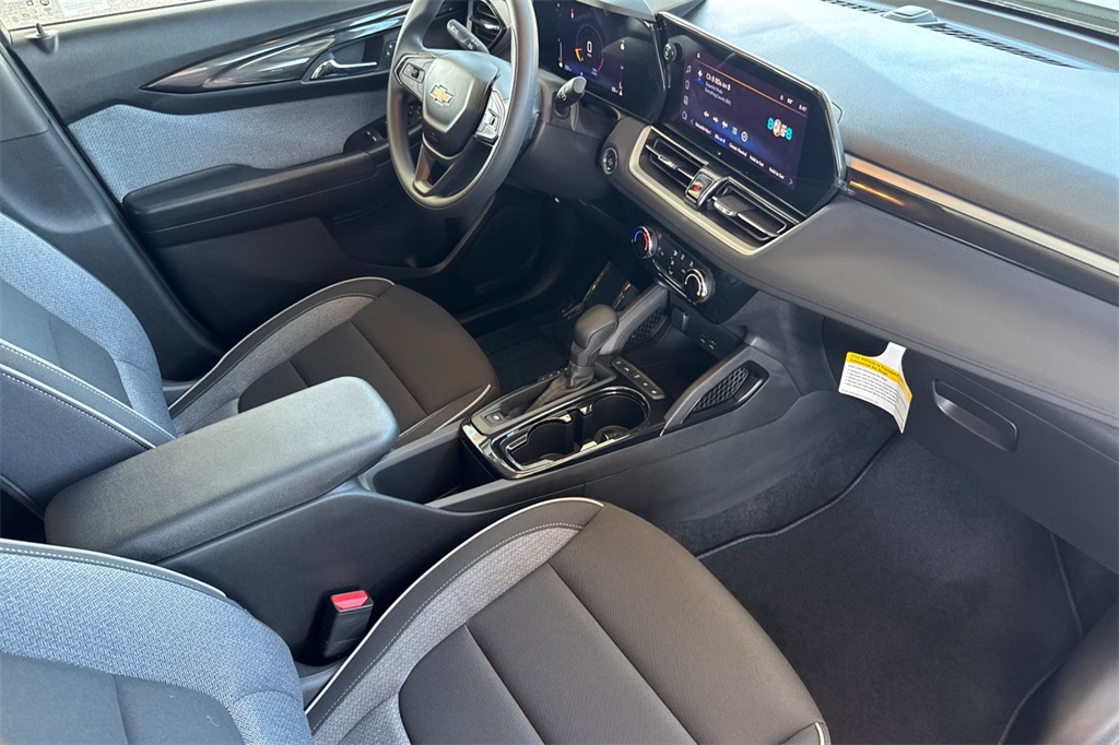 Vehicle image 16 of 34