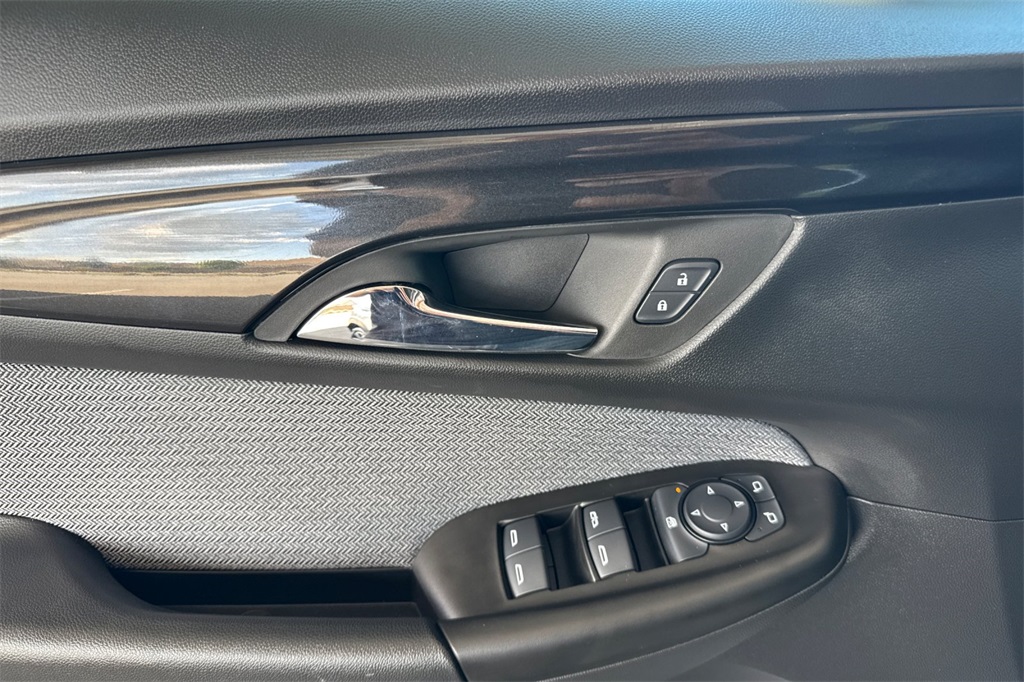 Vehicle image 11 of 34