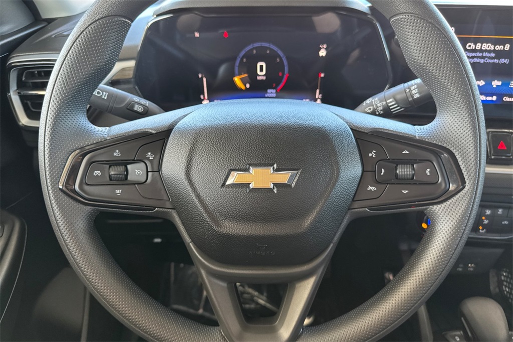 Vehicle image 23 of 34