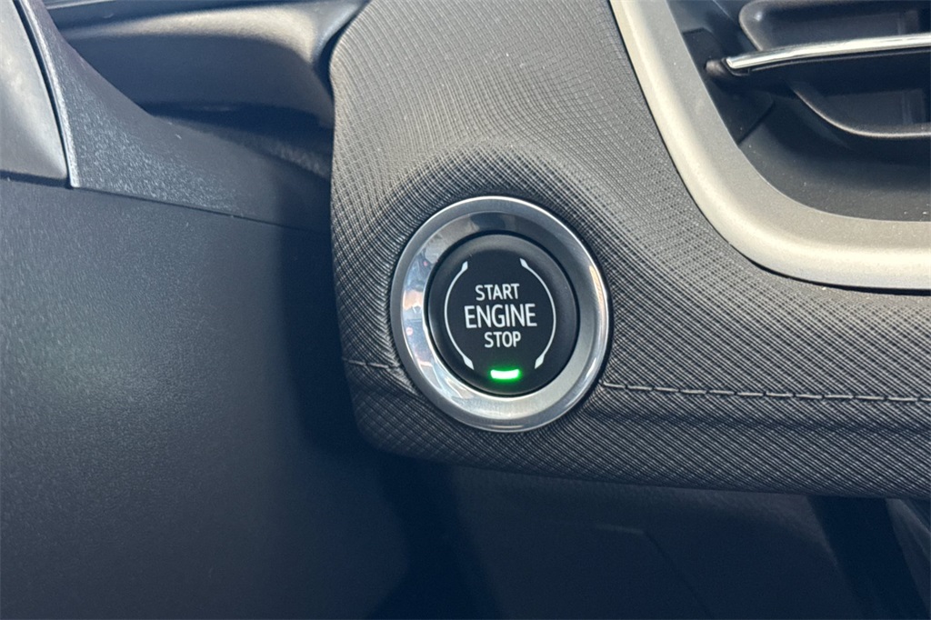Vehicle image 22 of 34