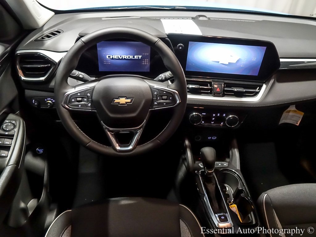 Vehicle image 13 of 24