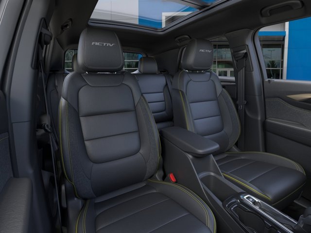Vehicle image 17 of 25