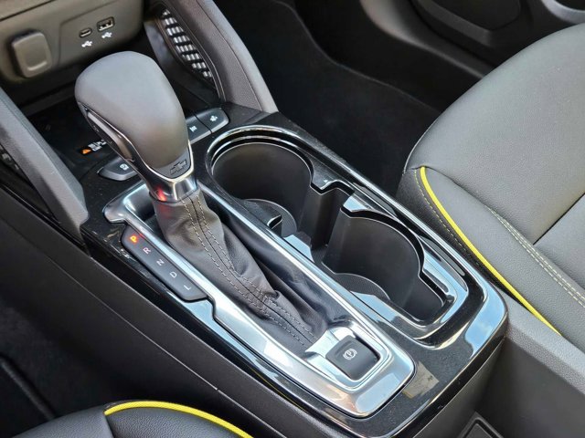 Vehicle image 11 of 25