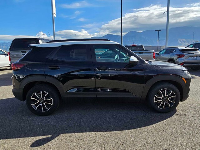 Vehicle image 2 of 25