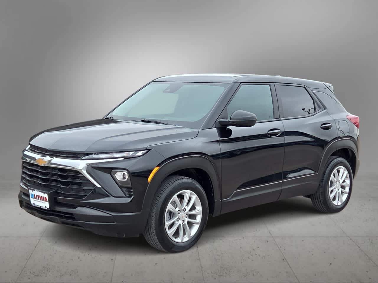 2024 Chevrolet Trailblazer LS Image 2 of 25