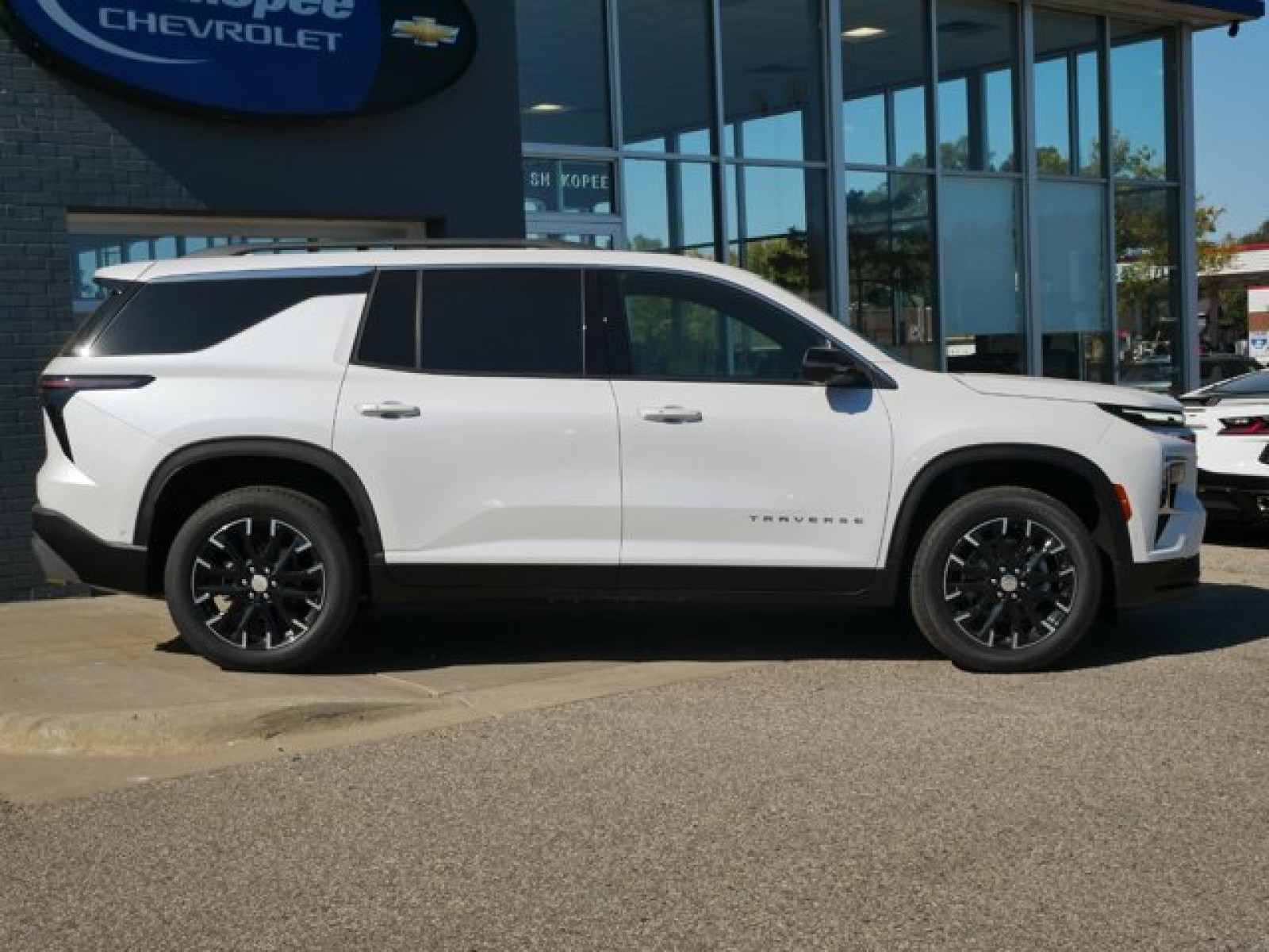 Vehicle image 4 of 16