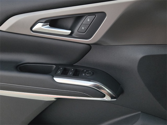 Vehicle image 16 of 23