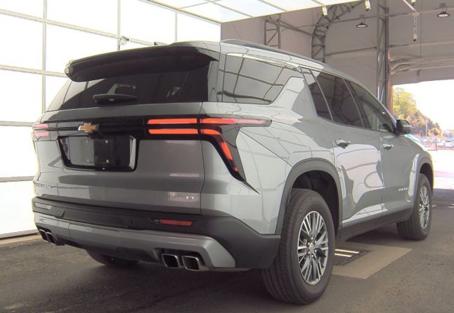 Vehicle image 3 of 7
