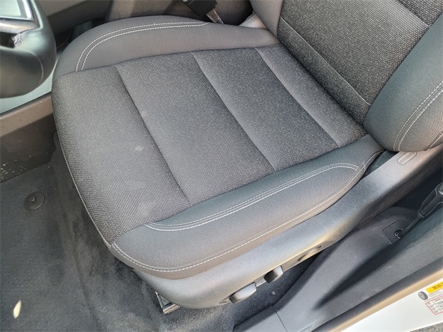 Vehicle image 12 of 33