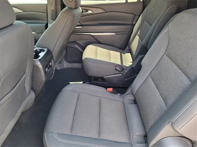 Vehicle image 8 of 33