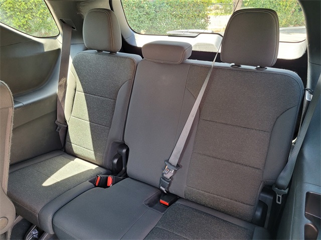 Vehicle image 9 of 33