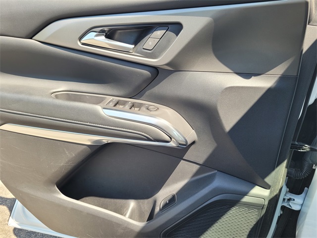 Vehicle image 14 of 33