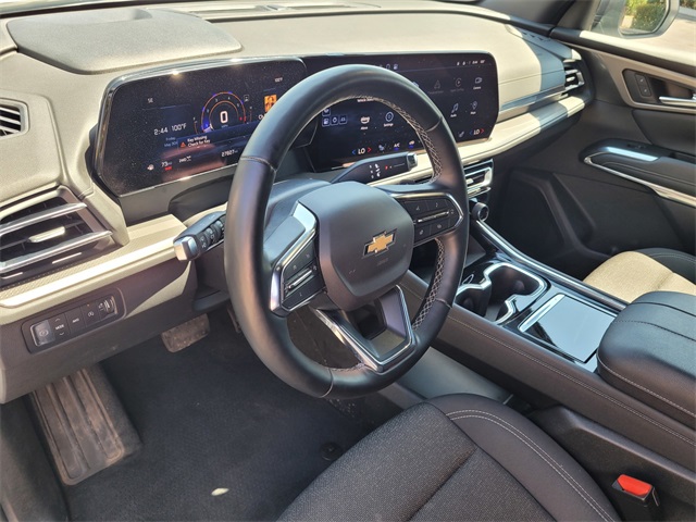 Vehicle image 7 of 33