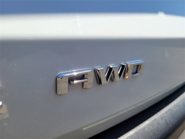 Vehicle image 28 of 33