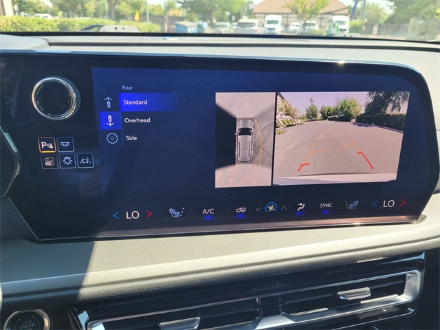 Vehicle image 20 of 33