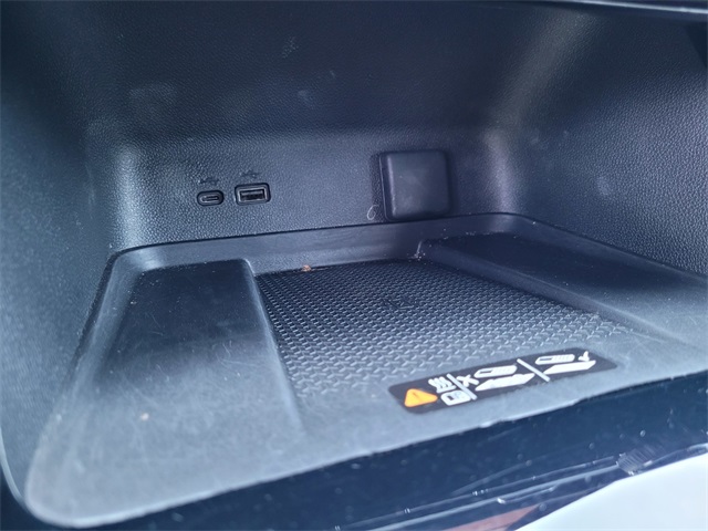 Vehicle image 22 of 33