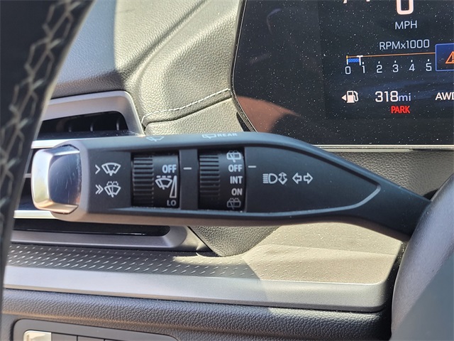 Vehicle image 17 of 33